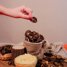 Load image into Gallery viewer, Black Summer Truffle Shiitake Chips